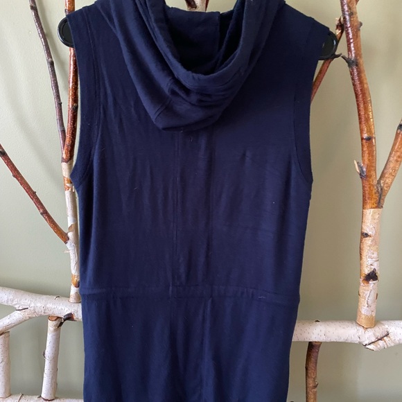 Athleta front zip sleeveless hoodie - Picture 2 of 3